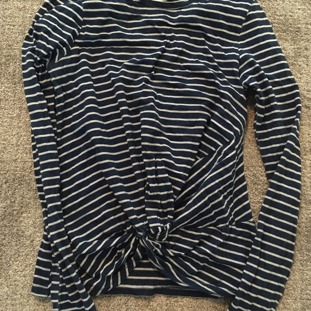 Women’s size M shirt